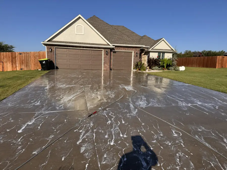 KJ Power Washing Exterior Residential Driveway Power Washing in OKC